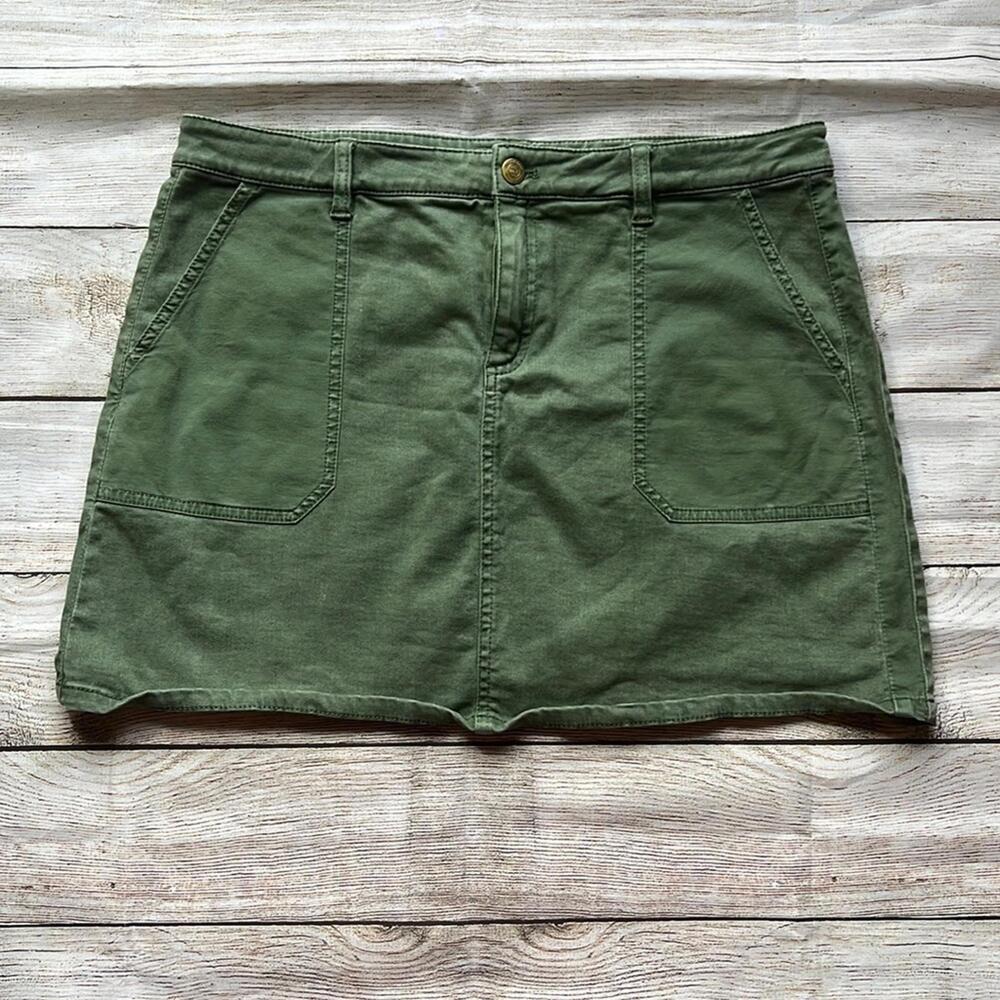 👗 Vineyard Vines Green Mini Skirt